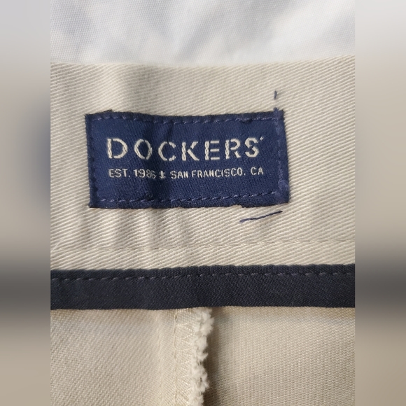 Dockers Waterless 46Wx30L Pleated Dress Pants - Picture 3 of 4